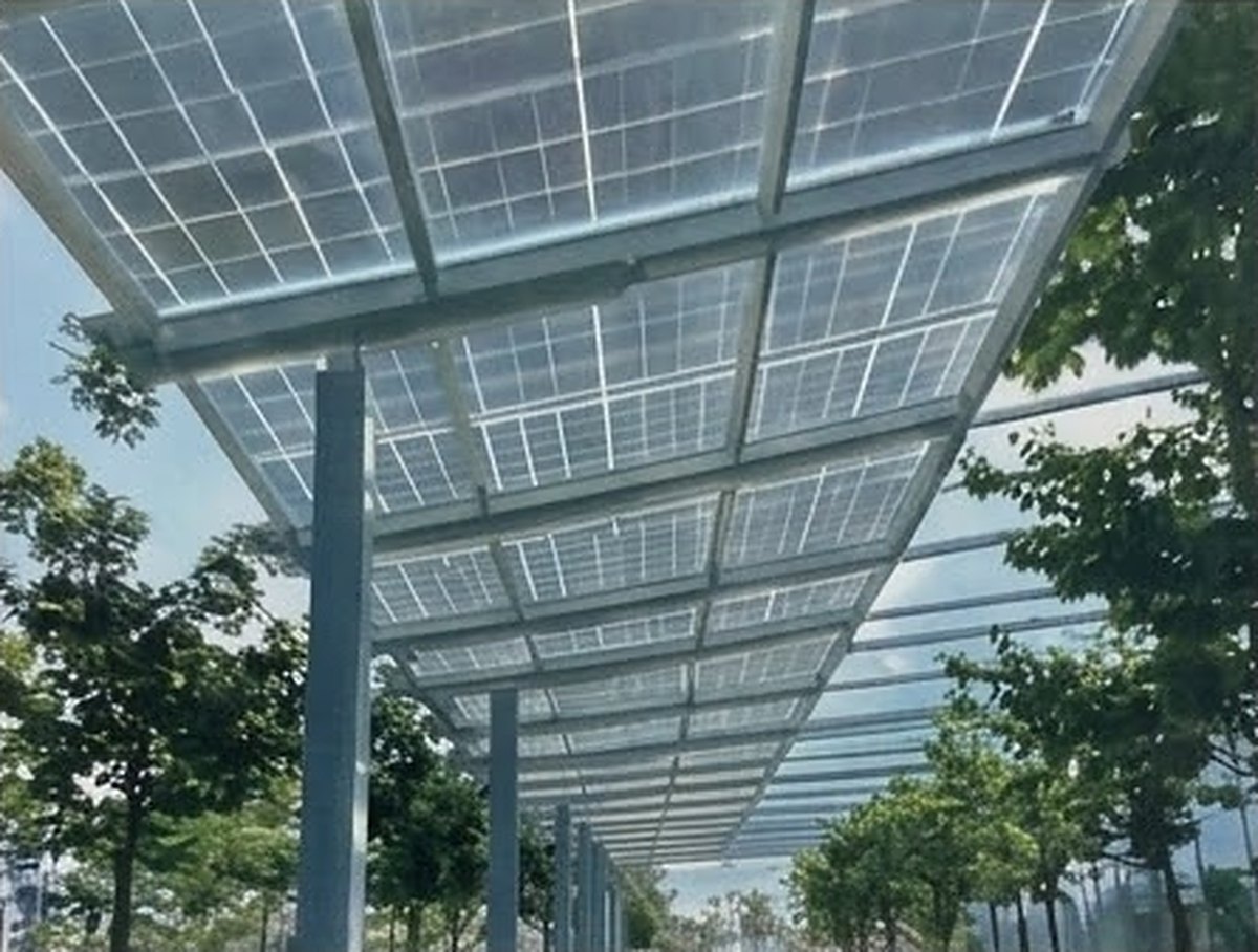 Solar photovoltaic corridor